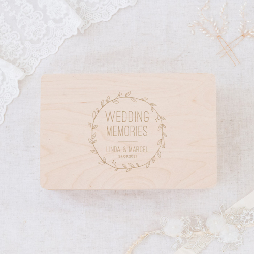wedding memory box hout met krans en namen